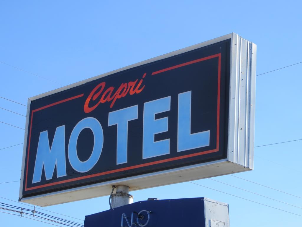 Capri Motel スコッツブラフ エクステリア 写真