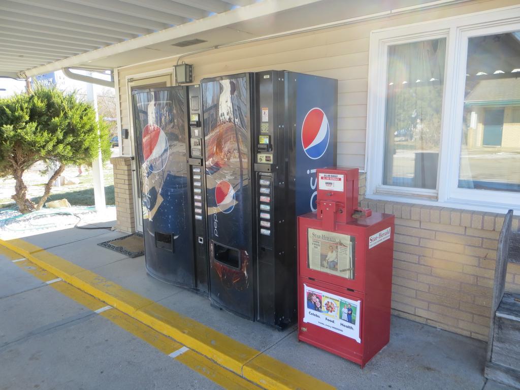 Capri Motel スコッツブラフ エクステリア 写真